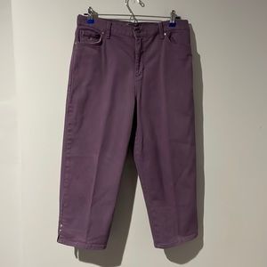 Purple Gloria Vanderbilt capris